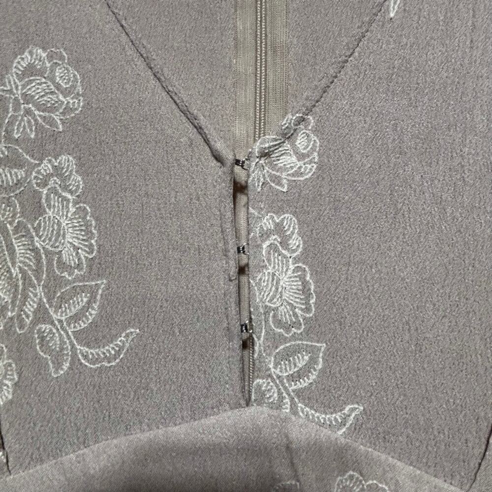 Mod Ref Taupe Embroidered Floral Dress Size S Button Front Boho Wedding Guest - Picture 6 of 11
